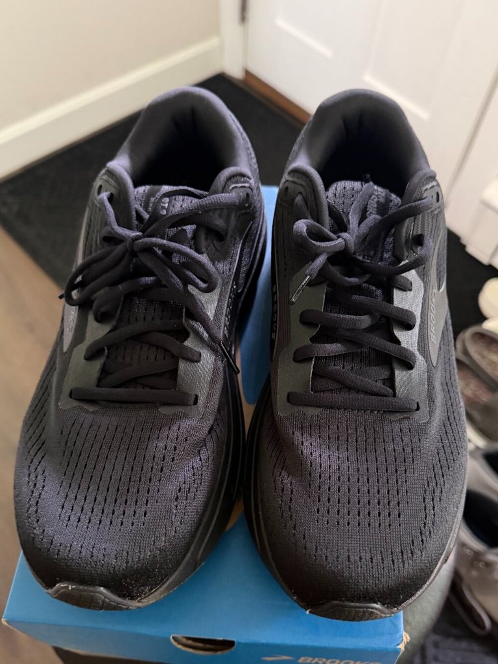 Brooks Ghost Max 2 Running Shoes Women's Size 11 M Black/Ebony 1204201B020